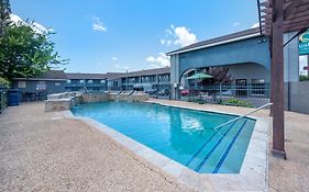 Quality Inn Near Lake Marble Falls